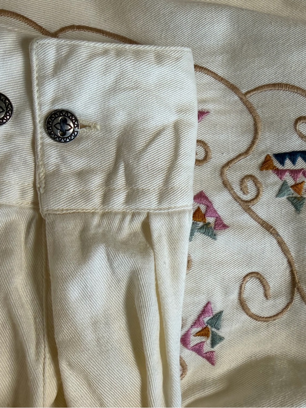 Vintage Wrangler Western Wear Embroidered Southwestern Button Down Ivory Medium - Picture 12 of 14